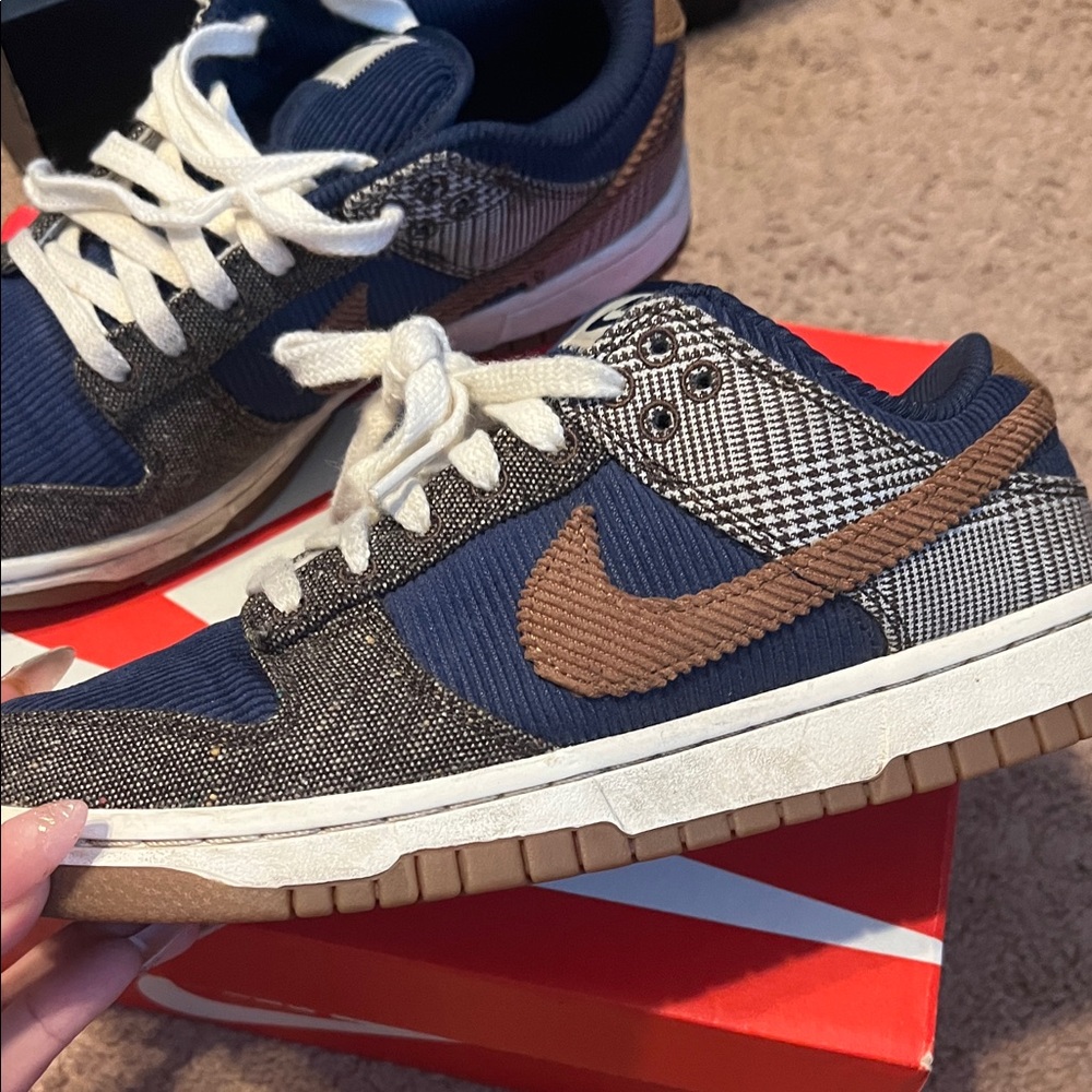 Nike Kids' Blue and Brown Sneakers - Picture 4 of 8